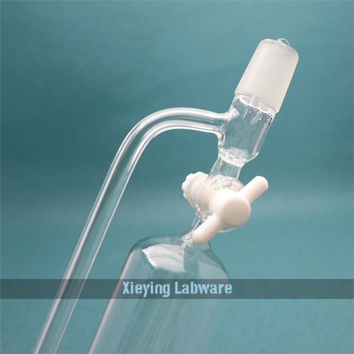 Pressure equalizing funnel
